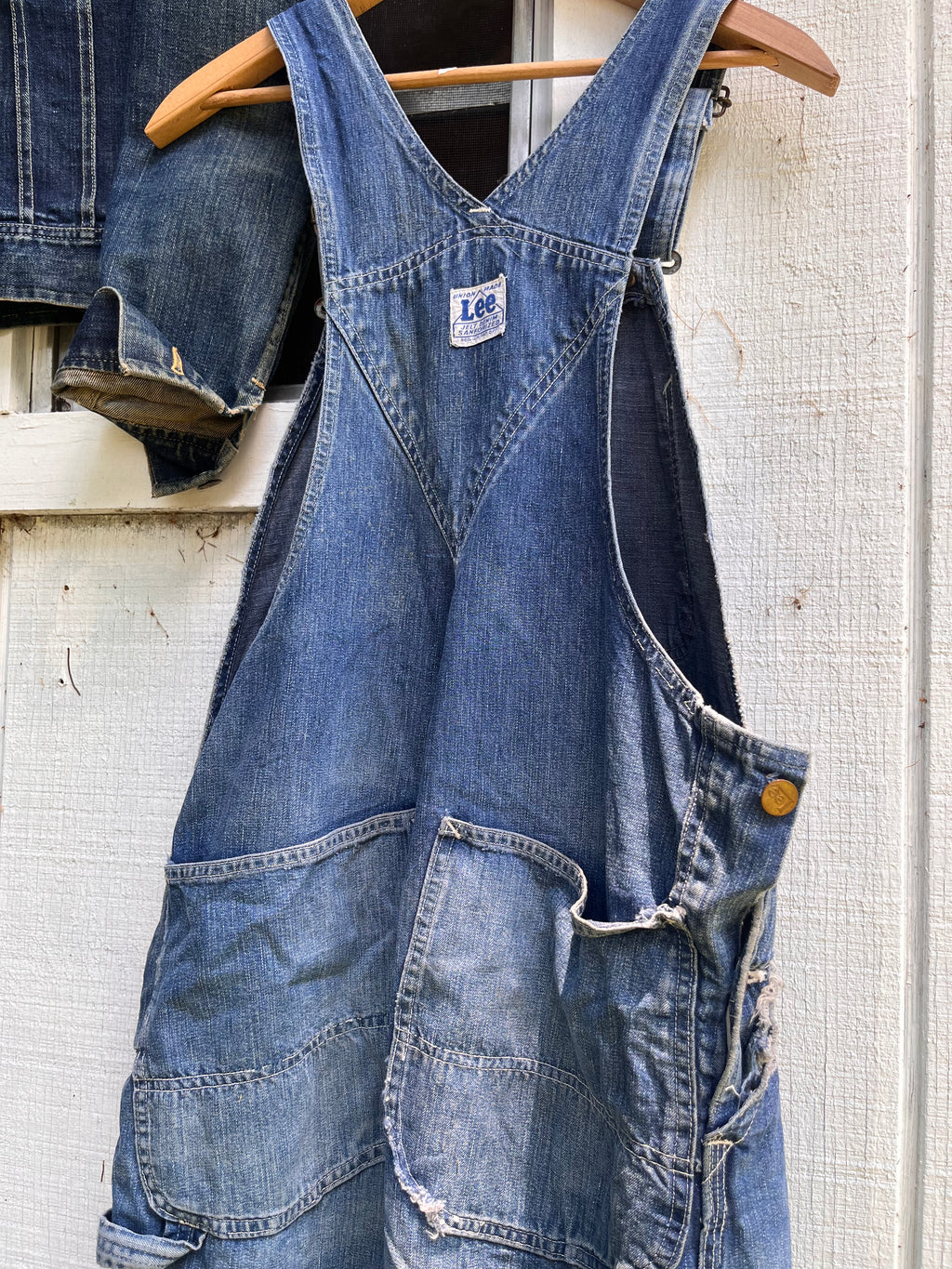 Late 30s/40s Lee house logo overalls

50s/60s Lee 01-J denim jacket
